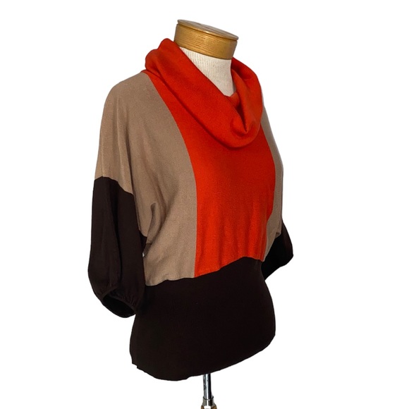 Sharagano Short Sleeve, Cowl Neck, Color Block Sweater PL - Picture 4 of 7